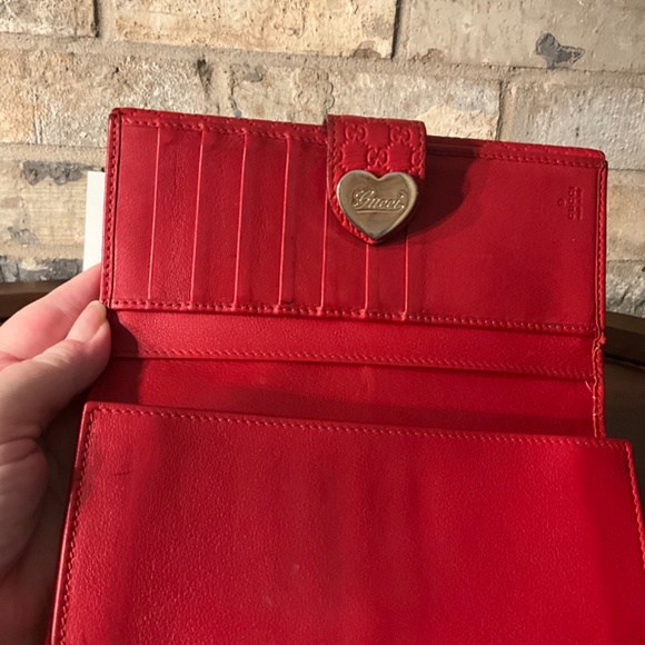 AUTHENTIC GUCCI RED LEATHER CONTINENTAL WALLET - Picture 7 of 15